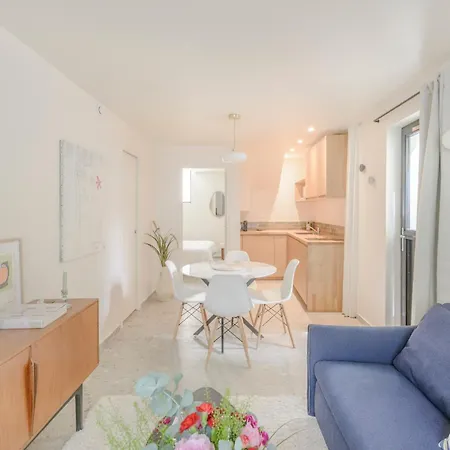 Maison Alcome - Elegant Artist's With Private Garden Guest house 4*